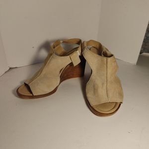 Anthropologie Barbara Barbieri Tan Suede Shoes Wedge Sandal size 6.5 open toe